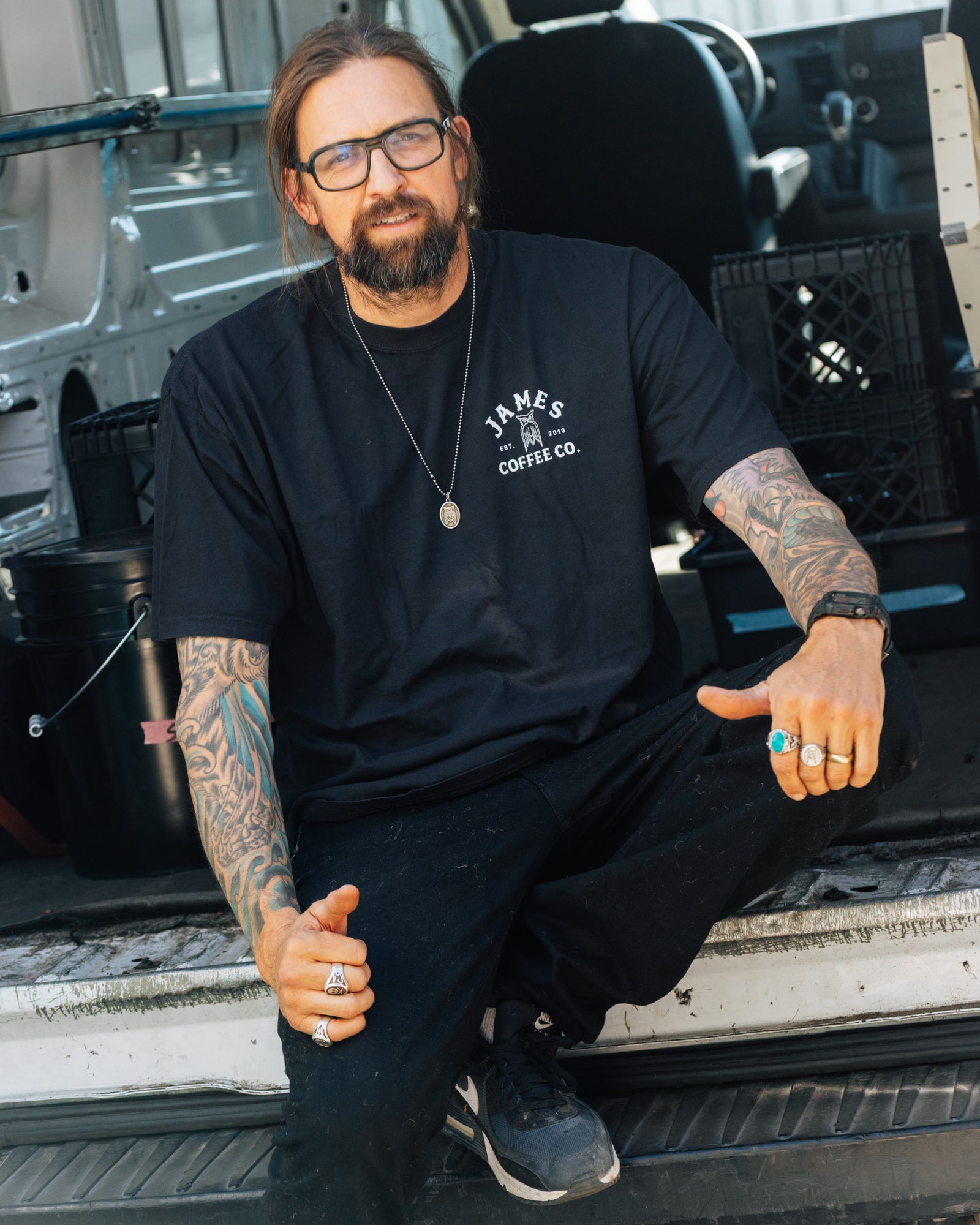 James Arch Logo Shop T-shirt